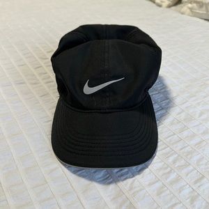 Nike Featherlight Dri-FIT Running Hat